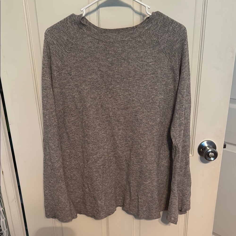 ⭐️⭐️$5  Isabel‎ Maternity Heathered Gray Knit Long Sleeve shirt